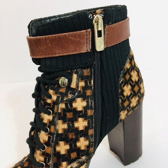 Antonio Melani Women’s Sz 6M Ankle Booties Printed Calf Hair Lug Sole Lace/Zip - Picture 8 of 11